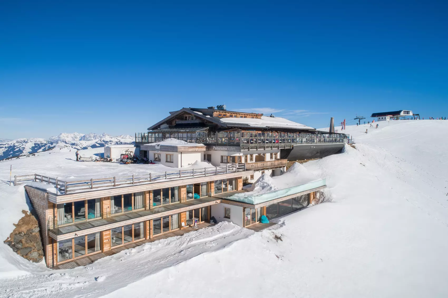 Ansicht auf die neuen Suiten und Wellnessbereich