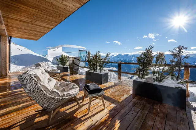 Sonnige Terrasse vom Ruheraum