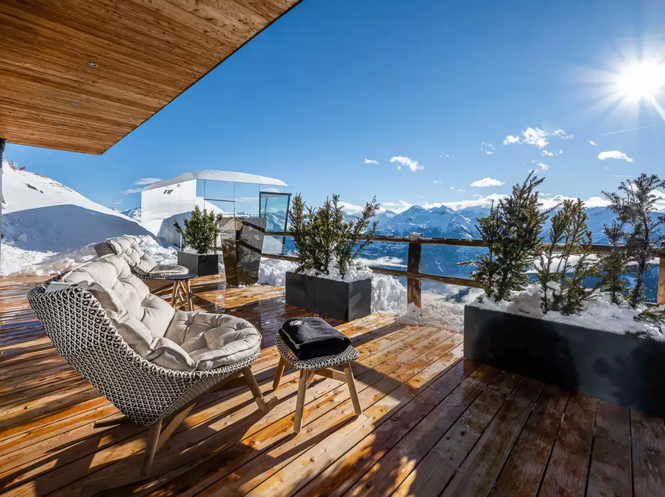 Sonnige Terrasse vom Ruheraum