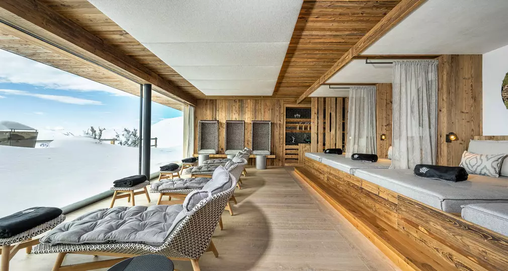 Liegen und Sitzkojen im Ruheraum