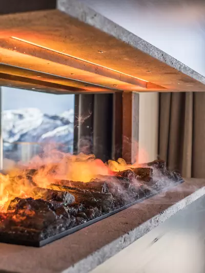 Dekoratives Feuer im Ofen